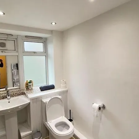 Spacious 3-bed Close To With Free Parking With Netflix Contractor Welcome Birmingham